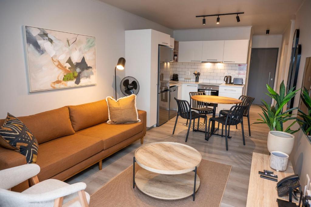 102 Seahorse - 2 Bedroom Premium Unit with Balcony and Parking,克尼斯纳