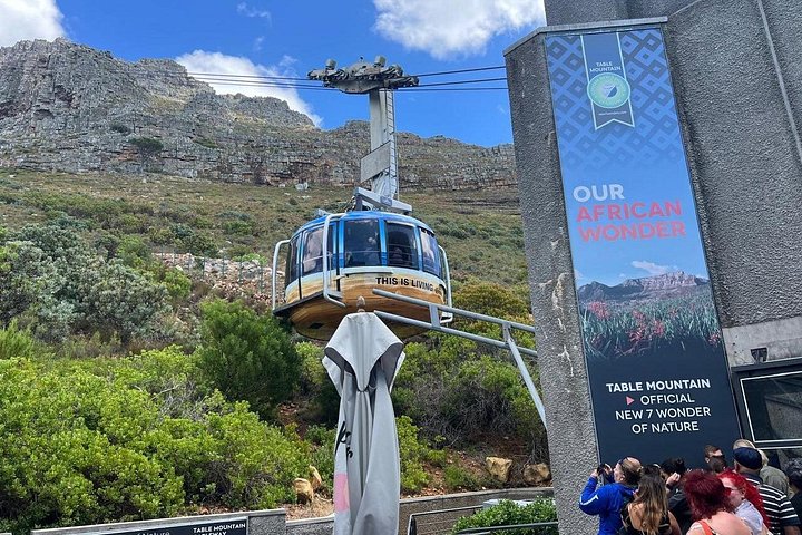Tour de medio día a Table Mountain desde Ciudad del Cabo con billete del teleférico