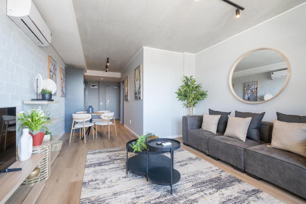 818 Riverlands - Lux 1 bedroom Apartment with Parking, Kapstadt