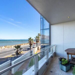 Atlantica，Gordon's Bay