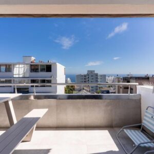 Bantry Bay Pearl - Luxury Apt with Ocean Views，海角（Sea Point）