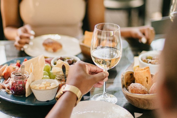 Tour privado de vinos de día completo por Stellenbosch con experto local en vinos