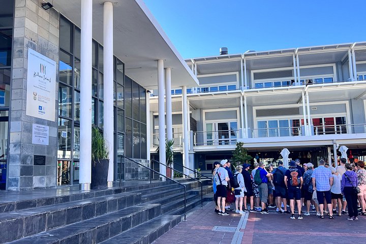 Tour de medio día por Robben Island y entradas con guía antiguo prisionero