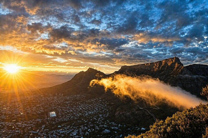 Città del Capo: escursione a Lion's Head all'alba con caffè/tè, trasferimento andata e ritorno