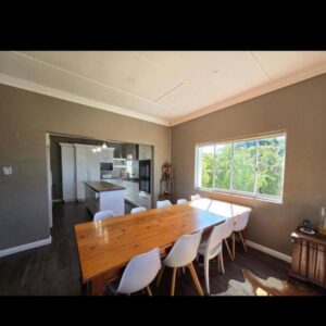 Charming 4-Bedroom House with Pool in Makhanda，Makhanda