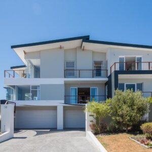 Greenways Drive Apartment, Коммейки