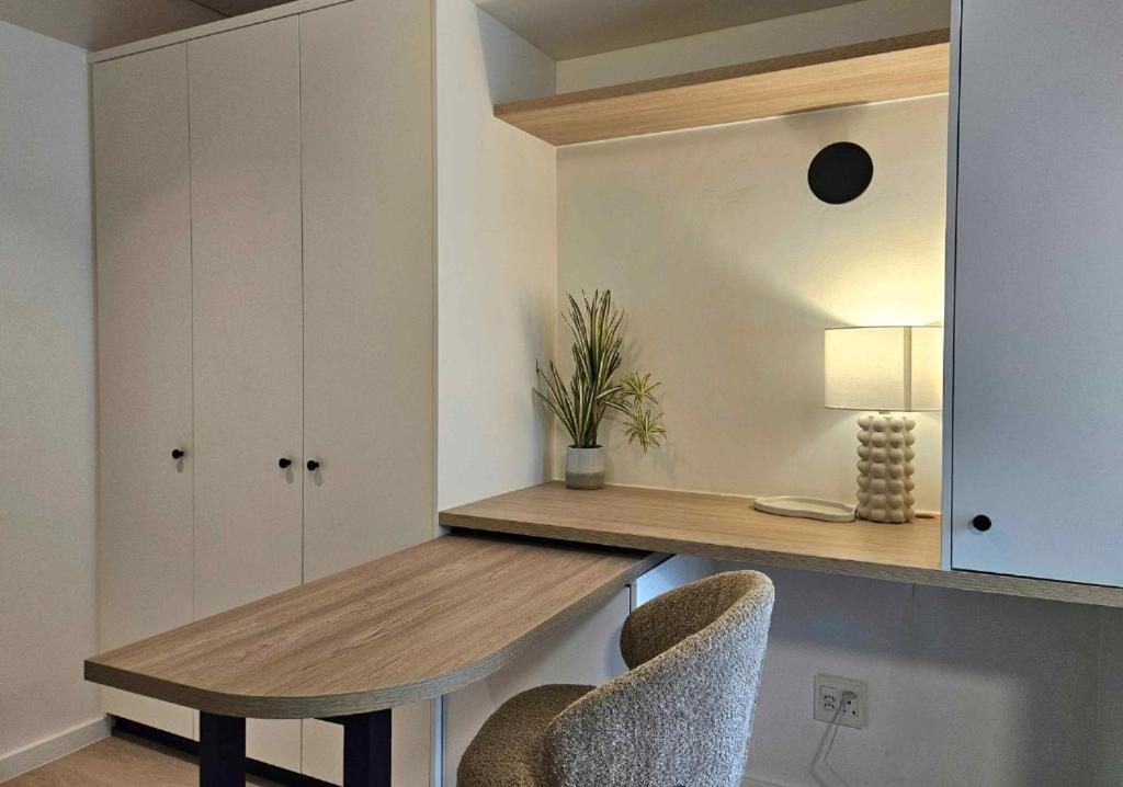 High-Floor Modern Apartment - Rooftop Pool & Table Mountain Views, Кейптаун