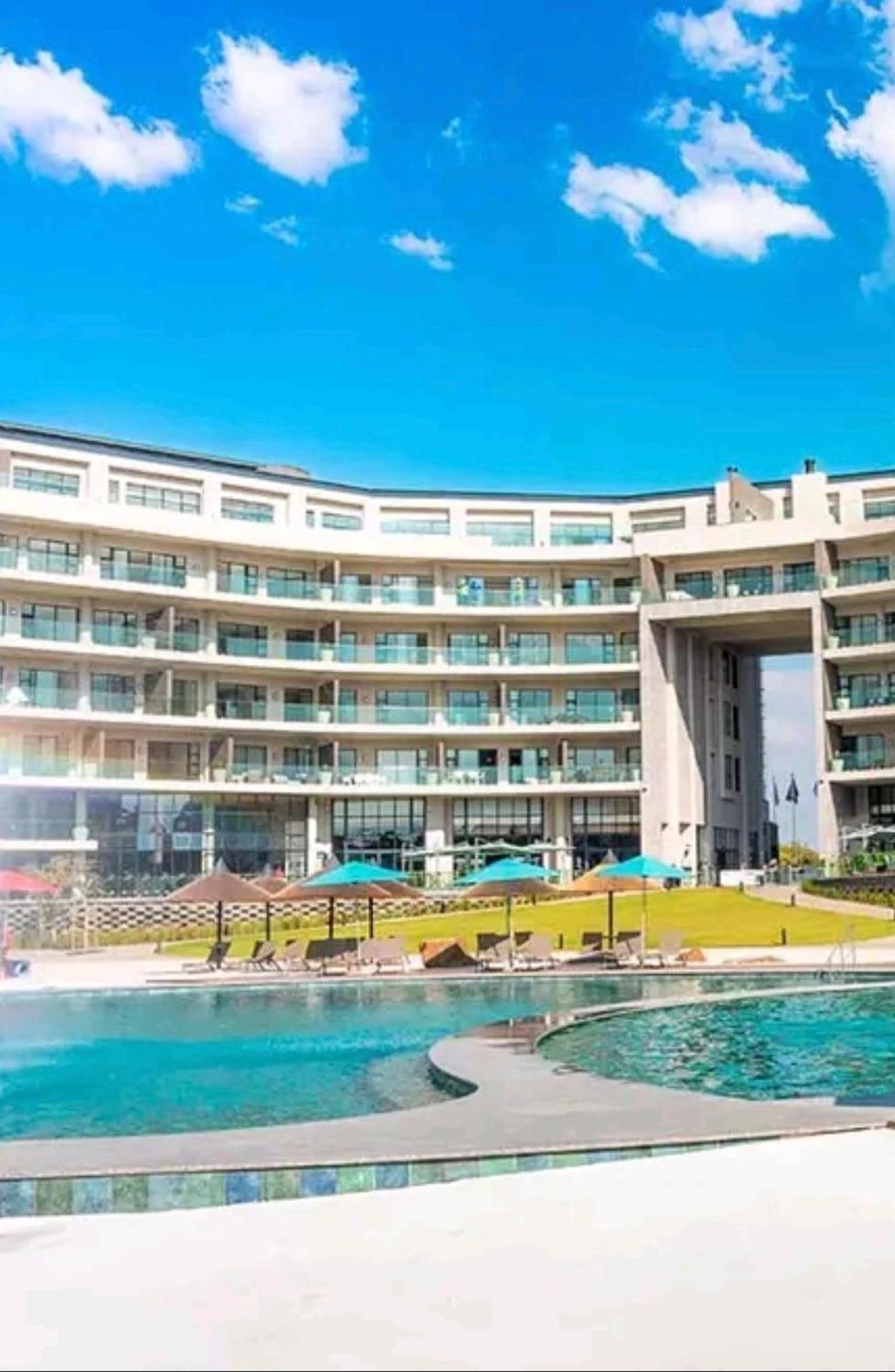 Maison Rose Suites Waterfall City Luxury, Midrand