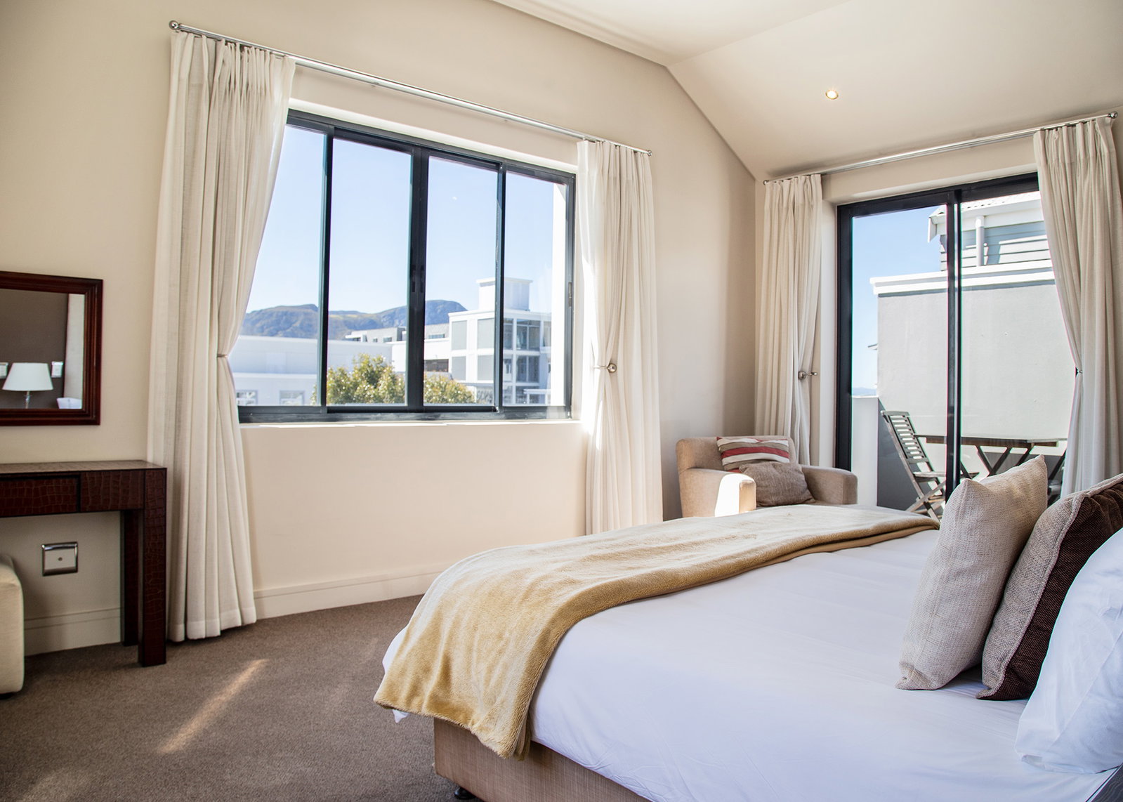 Marine Square Luxury Holiday Suites