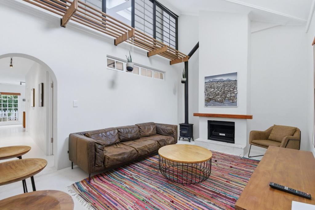 Modern Cozy Upper Wynberg Cottage, Кейптаун