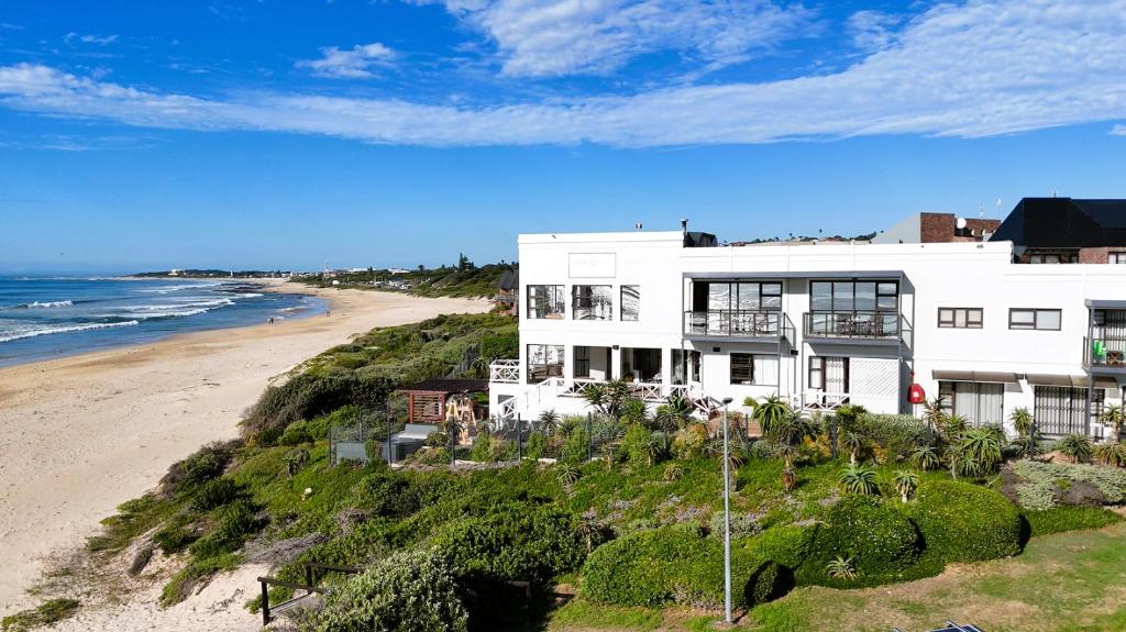 On the Beach Guesthouse Jeffreys Bay, Джеффрис-Бей