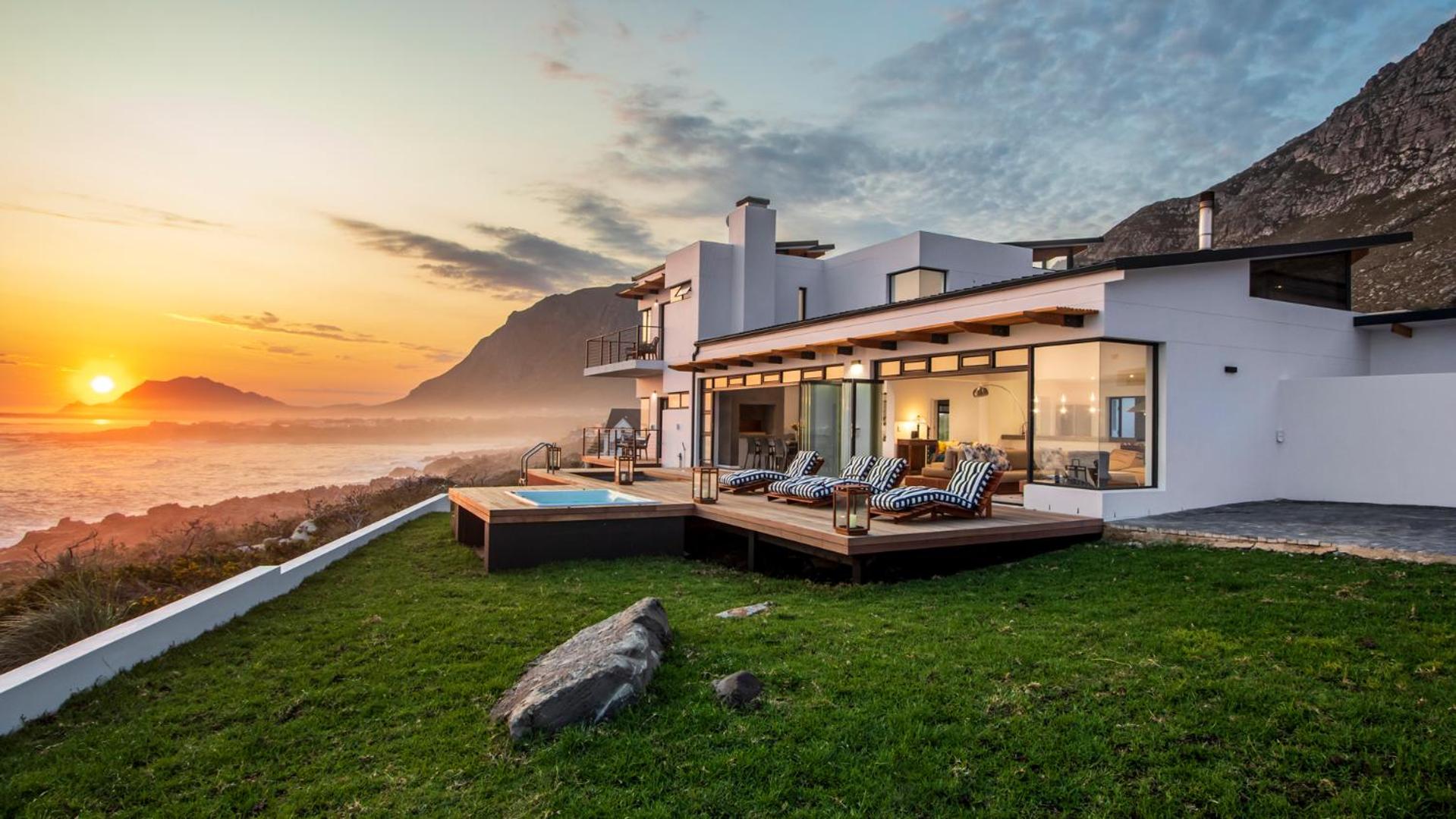 OnTheRocksBB Guesthouse and Ocean Lodge