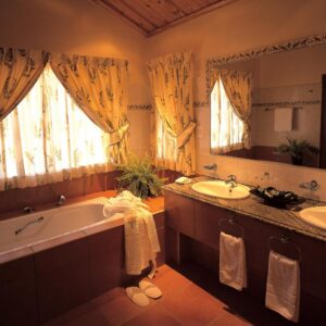 Pakamisa Private Game Reserve