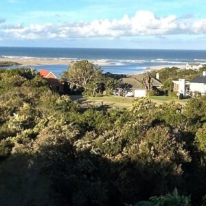 Spacious 3-Bedroom House Rental in Kei Mouth, South Africa, Кей-Маут
