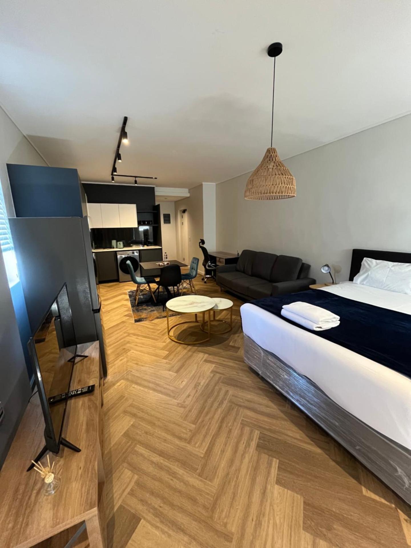 Studio Grande at Park Place Century City, Kapstadt