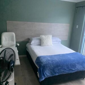 Vee's 7 bed Cottage, Bellville