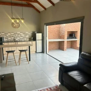 Yadah Luxury Self Catering住宿，Lichtenburg，西北省